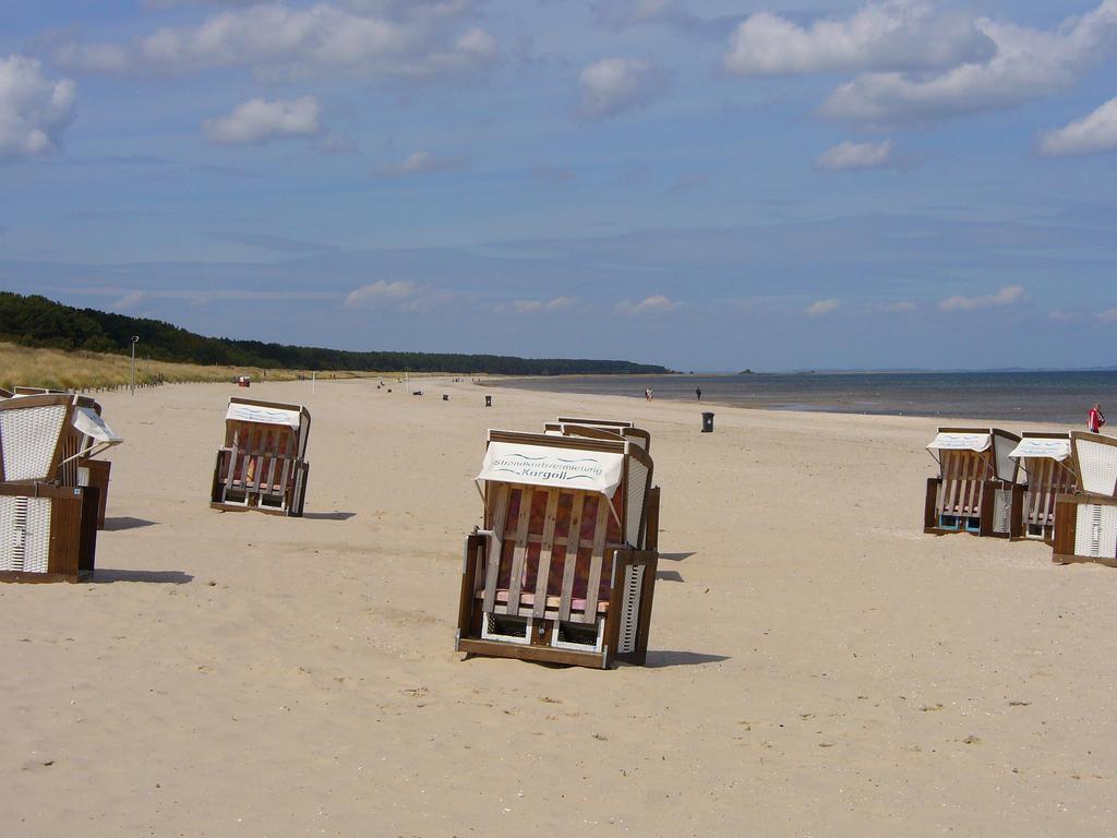 Pension Am Deich Kroslin Экстерьер фото