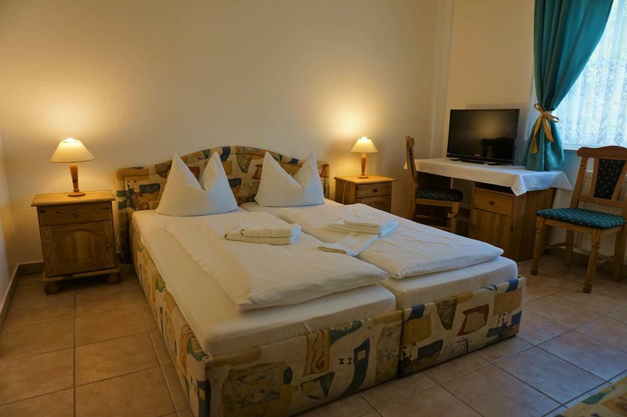 Pension Am Deich Kroslin Экстерьер фото